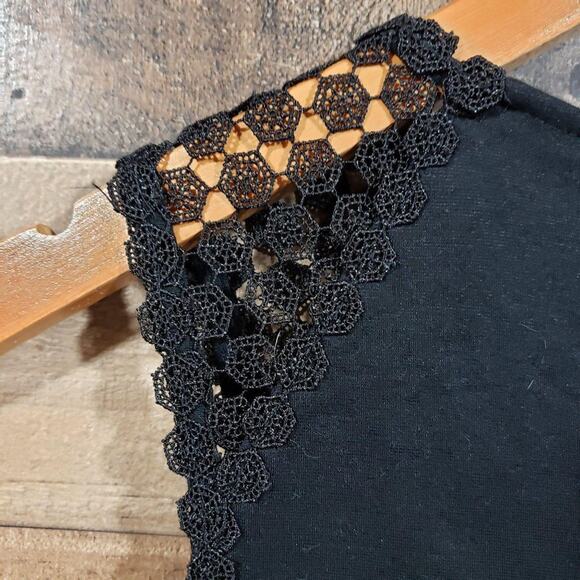 H & M v-neck crochet front sleeveless shirt keyhole button back woman's size S - Picture 6 of 9